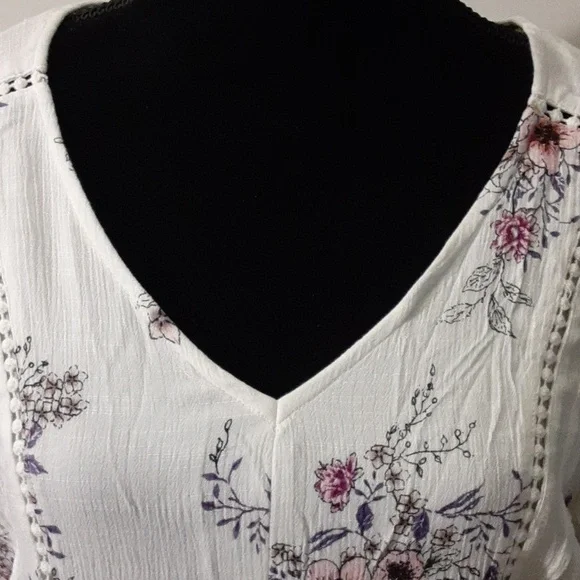 American rag v neck floral dress - Picture 3 of 8